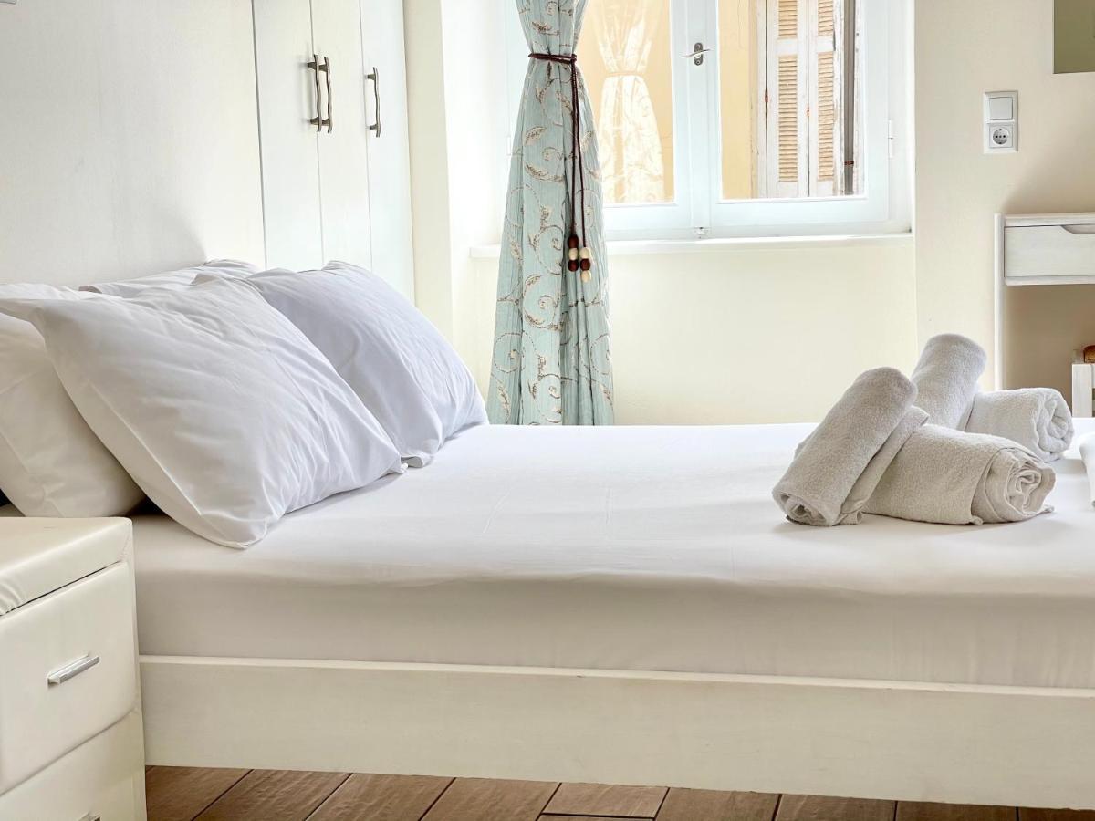 Xenias Rooms Apartments Koróni Eksteriør billede
