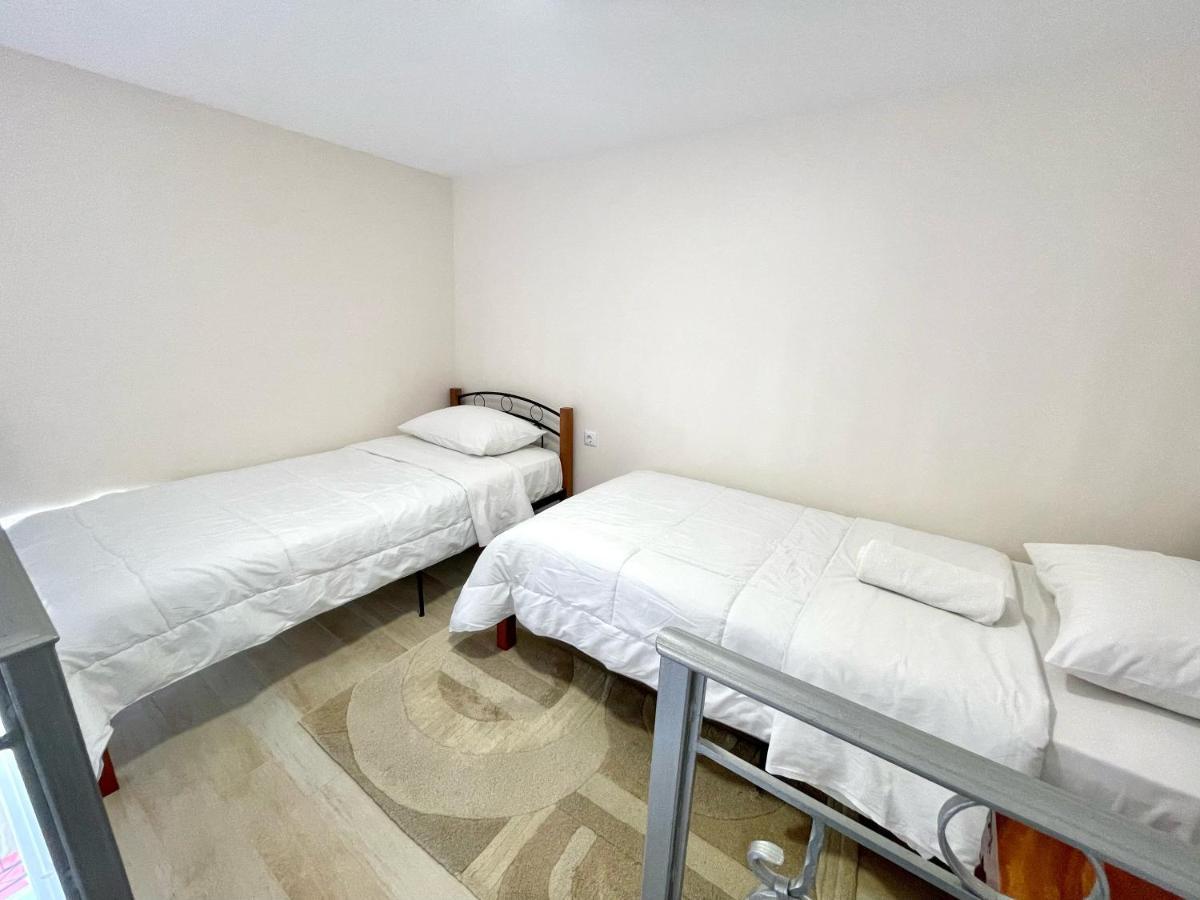 Xenias Rooms Apartments Koróni Eksteriør billede